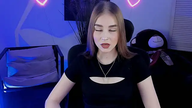 Snapshot of SparkleRoses chatting on April 2, 1:42 pm SparkleRoses online show from April 2, 1:42 pm