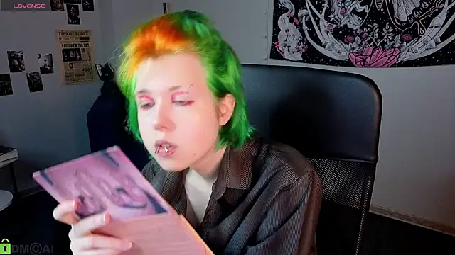 LittleKittenStar online show from May 15, 11:28 am