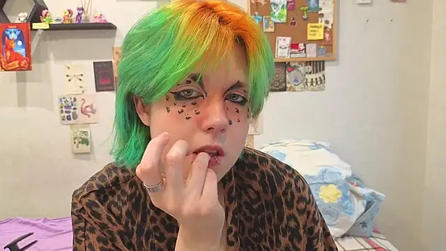 LittleKittenStar online show from May 28, 2:25 pm