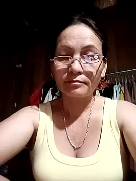 Snapshot of Lliygy chatting on June 20, 9:06 pm Lliygy online show from June 20, 9:06 pm