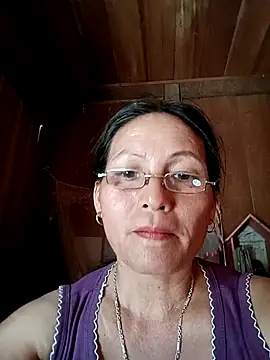 Snapshot of Lliygy chatting on July 4, 8:42 am Lliygy online show from July 4, 8:42 am