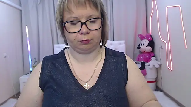 BonnnyBoobsy online show from May 18, 6:47 pm