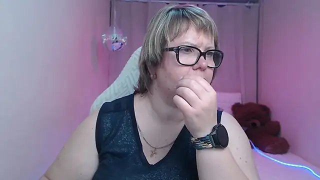 BonnnyBoobsy online show from May 19, 6:58 pm