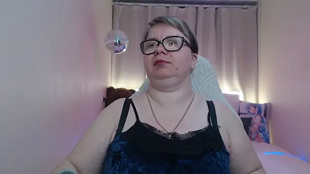 BonnnyBoobsy online show from May 26, 6:37 pm