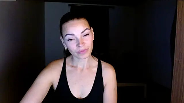 Snapshot of Ivorymuse_ chatting on May 20, 7:31 pm Ivorymuse online show from May 20, 7:31 pm