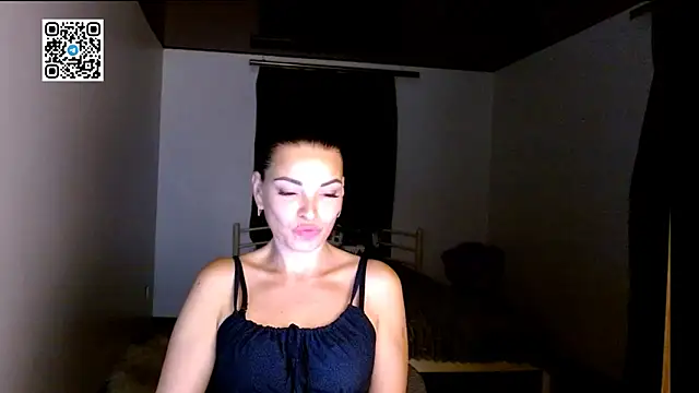 Snapshot of Ivorymuse_ chatting on June 3, 9:31 pm Ivorymuse online show from June 3, 9:31 pm