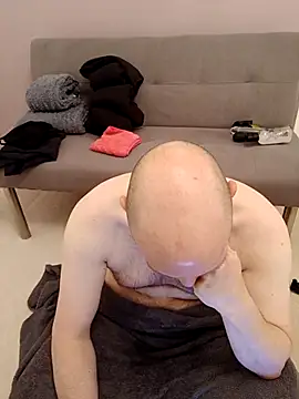 pitch 122 online show from April 18, 7:07 pm