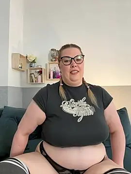 MaschaMangold online show from June 12, 11:42 am
