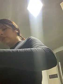 emiiross online show from May 17, 3:26 am