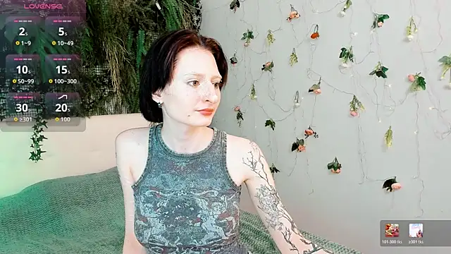 Snapshot of Kira__Cutie chatting on June 23, 8:51 pm Kira Cutie online show from June 23, 8:51 pm