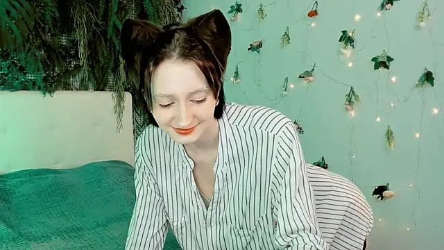 Snapshot of Kira__Cutie chatting on July 7, 9:08 pm Kira Cutie online show from July 7, 9:08 pm