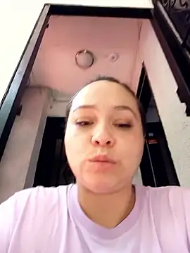 Snapshot of SabrinaVantress chatting on April 1, 5:10 pm SabrinaVantress online show from April 1, 5:10 pm
