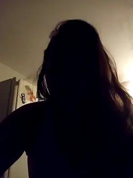 Snapshot of SabrinaVantress chatting on April 7, 8:15 am SabrinaVantress online show from April 7, 8:15 am