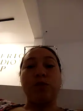 Snapshot of SabrinaVantress chatting on April 13, 11:43 pm SabrinaVantress online show from April 13, 11:43 pm