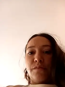 Snapshot of SabrinaVantress chatting on April 18, 10:32 pm SabrinaVantress online show from April 18, 10:32 pm