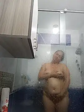 Snapshot of SabrinaVantress chatting on May 7, 3:12 am SabrinaVantress online show from May 7, 3:12 am