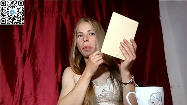 Snapshot of SilentPassion567 chatting on June 18, 8:35 pm SilentPassion567 online show from June 18, 8:35 pm