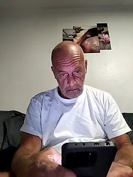 lateex77 online show from April 12, 11:10 pm