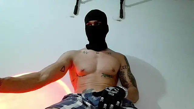 Snapshot of srghost333 chatting on March 23, 3:10 am srghost333 online show from March 23, 3:10 am