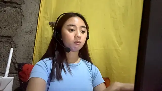 LenoraLacassagne online show from March 21, 5:05 pm