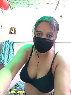 REENA-STRIP online show from April 28, 5:45 am