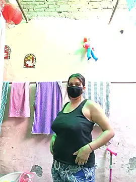 REENA-STRIP online show from April 30, 5:25 am