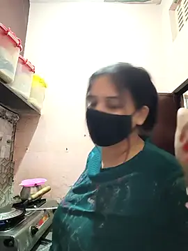 REENA-STRIP online show from May 6, 5:18 pm