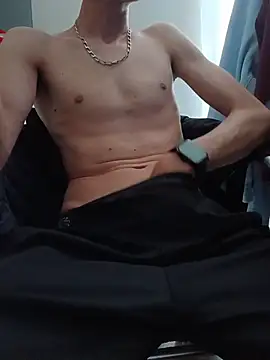 Skinboy06 online show from May 25, 2:34 pm