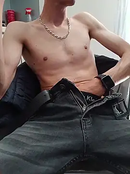 Skinboy06 online show from May 30, 11:40 am