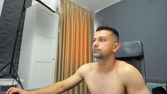 Snapshot of BryceReign chatting on March 21, 8:19 am BryceReign online show from March 21, 8:19 am