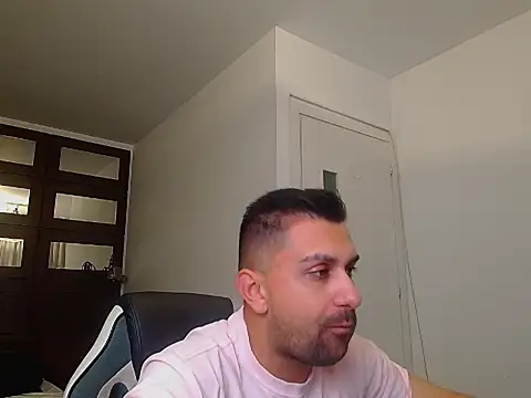 BryceReign online show from May 9, 4:28 am