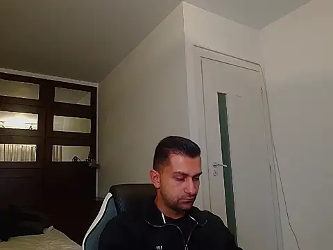 BryceReign online show from May 19, 3:57 am