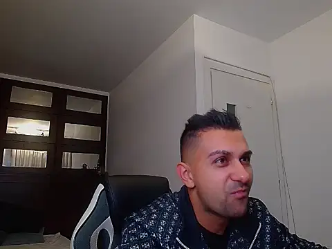 BryceReign online show from May 28, 4:32 am