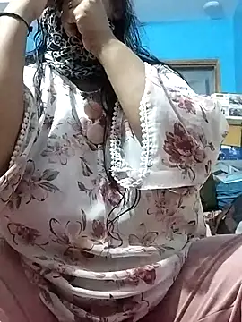 Snapshot of MoonlightMira chatting on June 29, 5:25 am MoonlightMira online show from June 29, 5:25 am