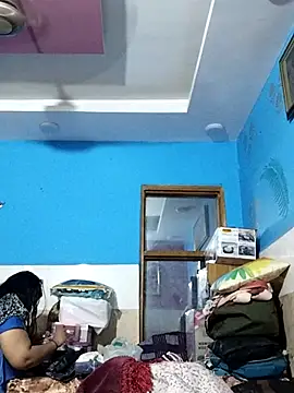 Snapshot of MoonlightMira chatting on July 5, 6:09 am MoonlightMira online show from July 5, 6:09 am