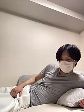 Snapshot of youta200 chatting on April 4, 1:48 am youta200 online show from April 4, 1:48 am