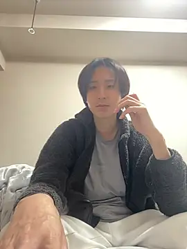 Snapshot of youta200 chatting on April 12, 1:05 pm youta200 online show from April 12, 1:05 pm
