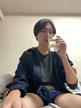 Snapshot of youta200 chatting on April 26, 3:53 pm youta200 online show from April 26, 3:53 pm