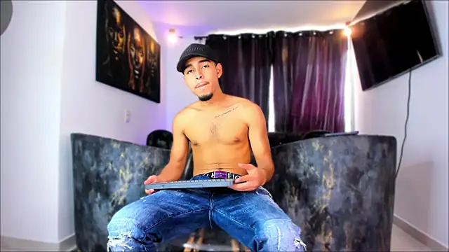 Snapshot of victor_ospina chatting on March 21, 2:09 pm victor ospina online show from March 21, 2:09 pm