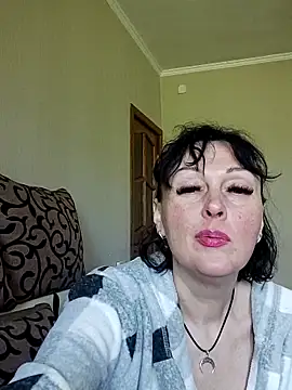 HelgaDennis online show from April 26, 8:23 am