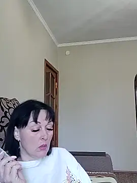 HelgaDennis online show from April 30, 5:58 am
