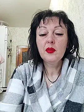 HelgaDennis online show from May 15, 4:52 am