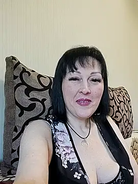 HelgaDennis online show from May 17, 6:22 am