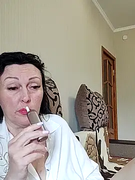HelgaDennis online show from May 21, 2:35 pm