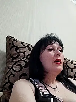HelgaDennis online show from May 28, 5:32 pm