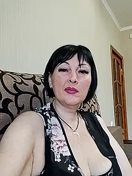 Snapshot of HelgaDennis chatting on July 10, 6:07 am HelgaDennis online show from July 10, 6:07 am