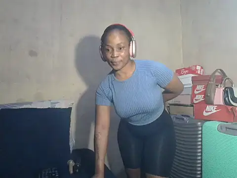 Lindabee200 online show from May 10, 3:01 am