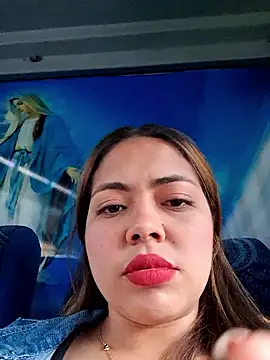 Snapshot of Yelii_ chatting on May 2, 4:12 pm Yelii online show from May 2, 4:12 pm