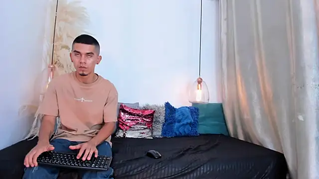 your d0ll1 online show from May 8, 11:59 am