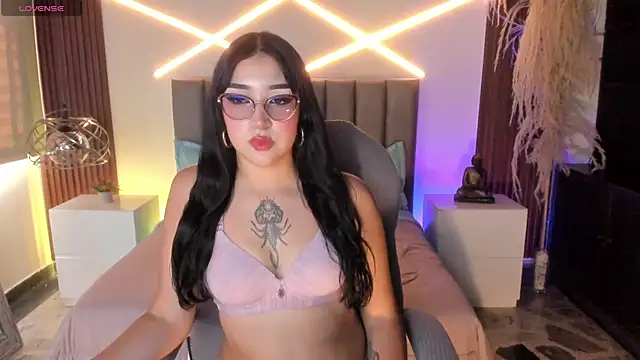 CharlotteWilliamss  online show from March 21, 8:12 pm